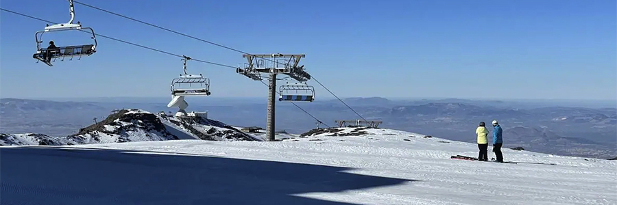 Foto descriptiva de la noticia: 'Vuelve a Sierra Nevada con Oferplan: descuentos para esquiar y otras actividades'